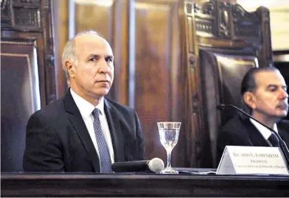  ??  ?? Acto de lanzamient­o. El presidente de la Corte, Ricardo Lorenzetti, junto a su colega Juan Carlos Maqueda.
