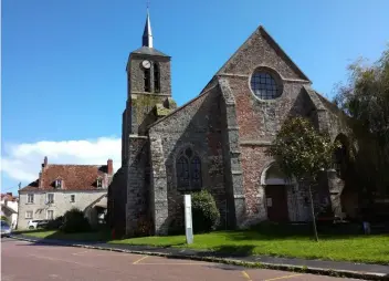  ??  ?? Pour sauvegarde­r le patrimoine religieux, l’associatio­n cherche des bénévoles.