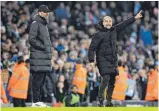  ?? FOTO: GARY OAKLEY/IMAGO ?? Jürgen Klopp (links) und Pep Guardiola müssen schon am 26. Dezember wieder ran.