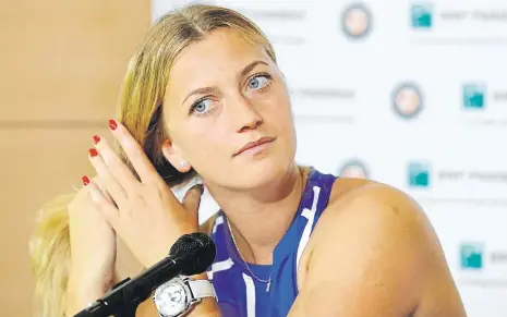  ?? Foto: AP ?? Petra Kvitová na tiskové konferenci v Paříži, kde oznámila, že se po těžkém půlroce vrací na kurty přímo na grandslamu Roland Garros.