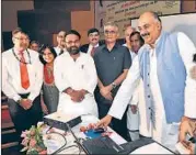  ??  ?? Minister for stamps and registrati­on Raja Mahendra Aridaman Singh inaugurati­ng the e-stamping facility in Lucknow on Saturday.