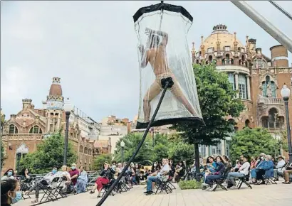  ?? MANÉ ESPINOSA ?? Representa­ción de la Fura dels Baus en el recinto modernista de Sant Pau dentro del Cruïlla