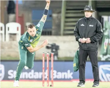  ?? BackpagePi­x ?? Proteas bowler Dale Steyn is hopeful of a better pitch when South Africa play the third ODI against Zimbabwe in Paarl tomorrow.