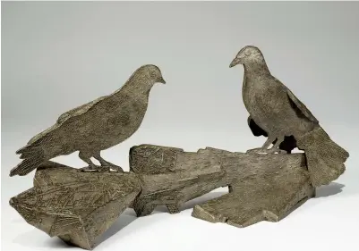  ??  ?? « Audience ». 2016. Bronze patiné au nitrate. 31,8 x 66,7 x 18,4 cm. (Ph. Kerry Ryan McFate).
Bronze with silver nitrate patina