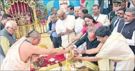  ?? RAJU TOMAR/HT PHOTO ?? President Pranab Mukherjee and Member of Parliament Hema Malini attending the Anantha Sthapana Puja at Chandroday­a Mandir in Vrindavan on Sunday.