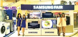  ??  ?? ANIMO TINGGI: UFO Shopping Festival 2018 di atrium TP 3 diserbu konsumen. Jangan lewatkan promo menarik dari brand Samsung. Hanya berlaku hari ini.