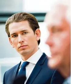  ?? Foto: Imago ?? Kritischer Blick auf den US Amtskollge­n Rex Tillerson: Sebastian Kurz fürchtet stei gende Spannungen in Nahost.