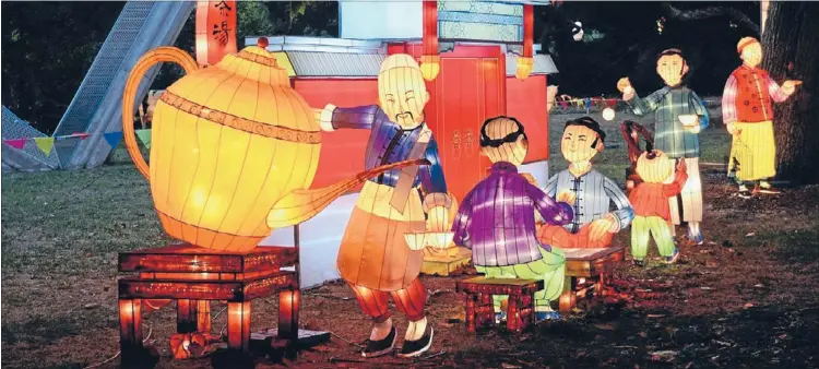  ??  ?? Visual treat : Don’t miss the Auckland Lantern Festival being celebrated at Albert Park and Queens Wharf in 2014.