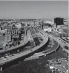  ?? MIKE DE SISTI AND JIM NELSON / MILWAUKEE JOURNAL SENTINEL ?? Environmen­talists and urbanists are urging the state Department of Transporta­tion to consider removing a section of I-794 and replacing the freeway with a surface street.