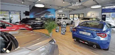  ??  ?? Im Showroom kann man sich die neuesten Subaru-Modelle anschauen.