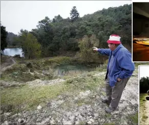  ?? (Photos Dylan Meiffret) ?? Claude Marcelin pointe l’endroit de la dernière attaque. Une agnelle dont l’épaule avait été arrachée.