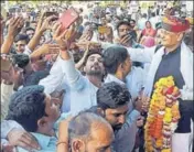  ?? PTI ?? Congress leader and former Rajasthan chief minister Ashok Gehlot being welcomed on his arrival at the airport in Jodhpur, Sunday.