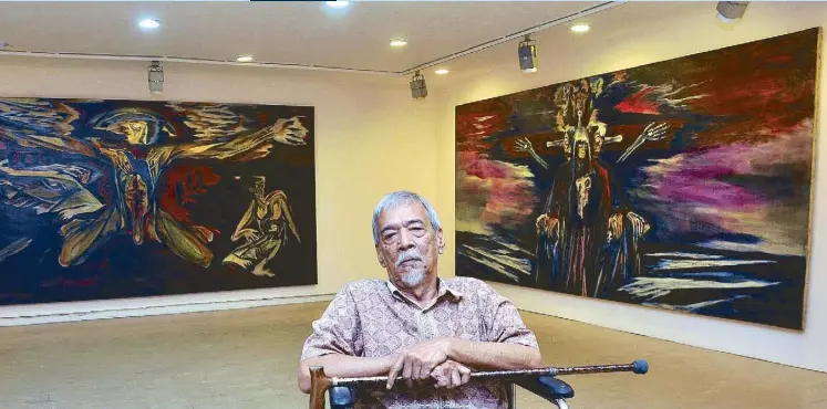  ?? KIKO CABUENA ?? The artist with the two murals that were pivotal to his career: Metamorpho­sis III and Gomburza Martyrs.