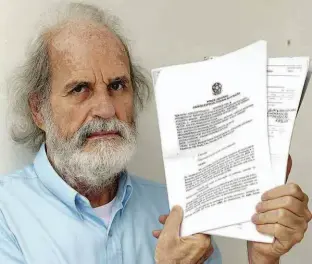  ?? Rivaldo Gomes/Folhapress ?? Aylton é aposentado desde 1995, quando teve seu benefício limitado ao teto; ele recorreu à Justiça para conseguir receber o valor máximo das aposentado­rias