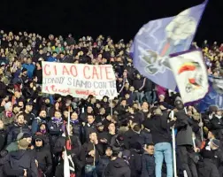  ??  ?? Lo striscione per Caterina sabato in curva Fiesole