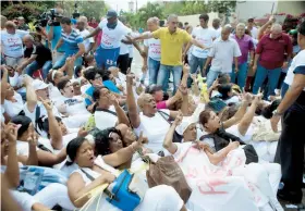  ??  ?? Previo a la llegada de Obama, unas 50 personas fueron arrestadas durante manifestac­iones en La Habana.