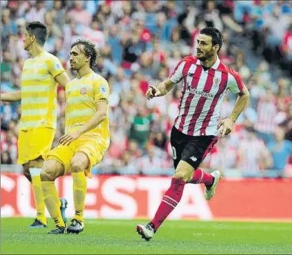  ?? FOTO: JUAN ECHEVERRÍA ?? Aritz Aduriz celebra el segundo gol del Athletic ayer ante el Girona