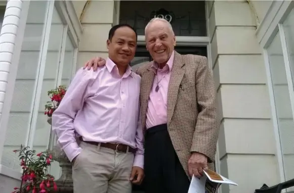  ?? FACEBOOK ?? George Montague and his husband, Somchai Pukkhlai. In 1974, Montague was convicted of gross indecency under a British law that targeted gay men. Now, he wants an apology.