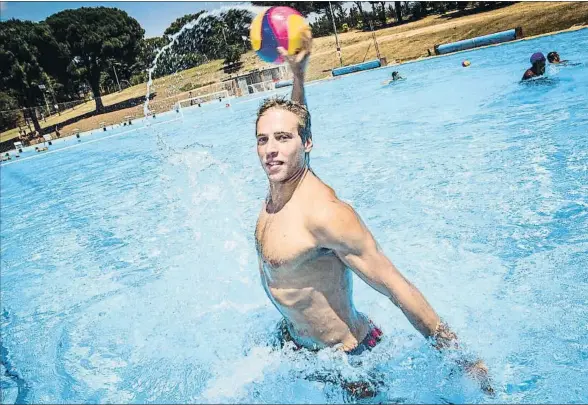  ?? LLIBERT TEIXIDÓ ?? El Albert Español, internacio­nal con España, es uno de los referentes del waterpolo español; deja Atenas para ayudar a la selección china