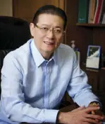  ??  ?? Boracay Foundation chairman Henry Chusuey, CEO of the Henann Group of Resorts