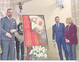  ?? M. S. ?? Momento de la presentaci­ón del cartel del Vía Crucis de las hermandade­s.