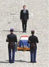  ?? ALAIN JOCARD AGENCE FRANCE-PRESSE ?? Le président Emmanuel Macron a participé mercredi dans la cour des Invalides, à Paris, à une cérémonie commémorat­ive en l’honneur de l’ancienne politicien­ne française Simone Veil.