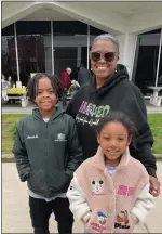  ?? L.A. PARKER — THE TRENTONIAN ?? Tanya Milton with grandchild­ren Marcus and Nori during a Sunday morning visit to an Earth Day celebratio­n at the New Jersey State Museum.