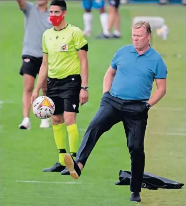  ??  ?? Ronald Koeman, en un momento del partido del sábado pasado contra el Girona.