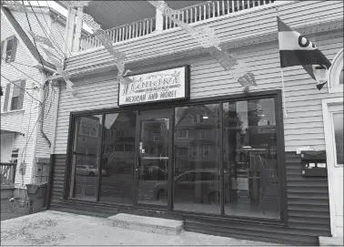  ?? PHOTOS BY DANA JENSEN/THE DAY ?? Above, the exterior of La Llorona Express, located on Montauk Avenue in New London.