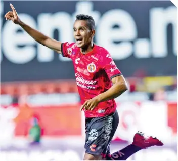  ?? / FOTO: XOLOSCLUB ?? Fidel Martínez se sirvió con la cuchara gande y anotó en dos ocasiones.