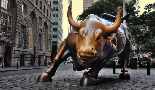  ??  ?? Wall Street Bull, New York City