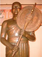  ??  ?? Statue of Ven.Weliwita Saranankar­a Maha Thera at a museum at the Malwatte Maha Vihara in Kandy