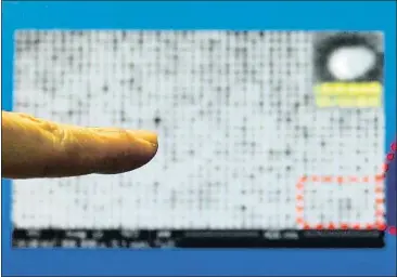  ?? PATRICK LIN / AFP / ARCHIVO ?? Una imagen del 2010, cuando Taiwán presentó la última generación de chips