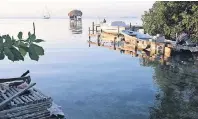  ??  ?? Relaxen, mit dem Boot rausfahren, nichts tun: Caye Caulker ist ein entspannte­s Fleckchen Karibik.