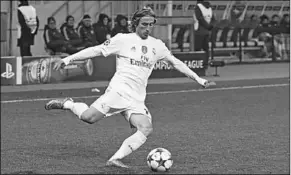  ??  ?? Internazio­nale wilde zich in de zomer versterken met Luka Modric, maar tot een transfer kwam het niet. In januari zal Internazio­nale wederom op de transferma­rkt gaan, maar de Italianen zullen niet azen op Modric. (Foto: Goal)