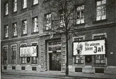  ?? Foto: Archiv ?? Auch die Augsburger Polizei gab sich im Führer‰staat stramm linientreu.