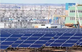  ?? DEAN HANSON/JOURNAL ?? Solar panels at the Public Service Company of New Mexico’s solar plant help generate electricit­y for customers.