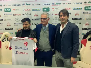  ??  ?? Padova Vincenzo Sarno, 29 anni, è l’ultimo colpo di mercato del dg Giorgio Zamuner per rafforzare il gruppo