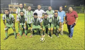  ?? ?? El plantel de la barriada de Atahualpa, otro de los animadores del campeonato.