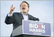  ?? CAROLYN KASTER — THE ASSOCIATED PRESS ?? Sen. Gary Peters, D-mich., speaks during an event for Democratic presidenti­al candidate former Vice President Joe Biden atmichigan State Fairground­s in Novi on Friday.