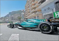  ?? ?? Alonso rueda con el Aston Martin durante los Libres 1 de Mónaco.