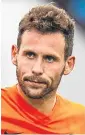  ??  ?? Tony Andreu, above, and Scott Fraser: two players Edjenguele feels could be key men in tonight’s game with Hibs.