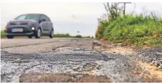  ??  ?? Die Straßensch­äden werden nun in Angriff genommen. Ein Radweg ist derzeit aber nicht geplant. Sehr zum Unmut vieler Bürger.