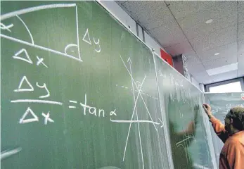  ?? SYMBOLFOTO: DPA ?? Mathe auf höchstem Niveau: Tuttlingen könnte Austragung­sort der Weltmeiste­rschaft werden.