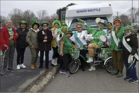  ?? ?? The Leon Mathieu center parade group with Donna Carter and Mary Lou.