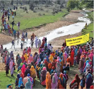  ??  ?? Communitie­s of Singrauli, Madhya Pradesh, protest against environmen­tal clearances granted to Mahan coal block. They say their rights over the Mahan forest are yet to be settled