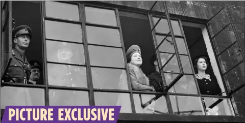  ?? ?? THE WAR EFFORT: The Queen and her parents watch gliders prepare for the D-Day landings in 1944