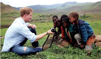  ?? DR ?? Príncipe Harry cumpre périplo por África: depois de Angola, desloca-se ao Malawi e à África do Sul