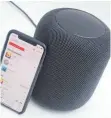  ?? FOTO: DPA ?? Wer nicht Musik von Drittanbie­tern per AirPlay auf den Lautsprech­er streamen will, muss Apples Streamingd­ienst Apple Music nutzen.