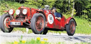  ??  ?? Vorkriegsf­ahrzeug: ein Aston Martin 2l Speed Ulster (Baujahr 1937).